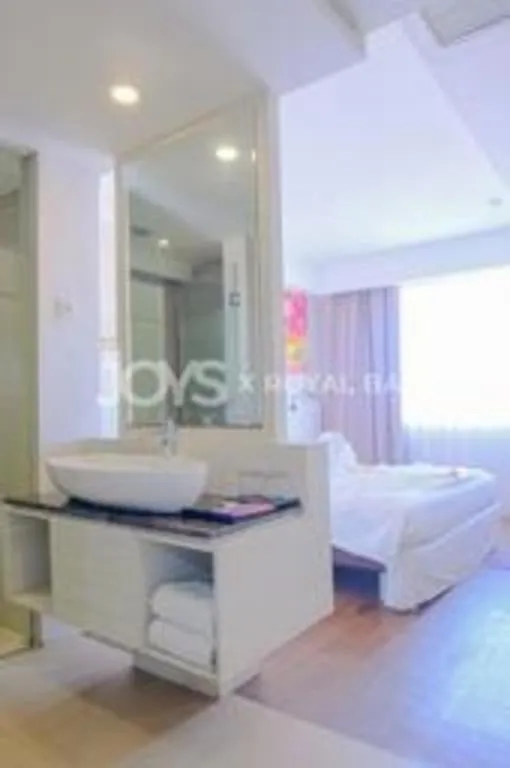 Bed in Royal Bay Hotel Makassar