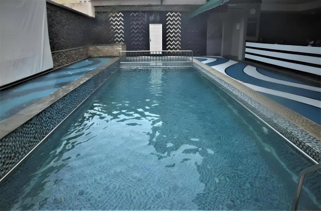 Royal Bay Hotel Makassar