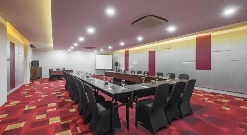 Royal Bay Hotel Makassar