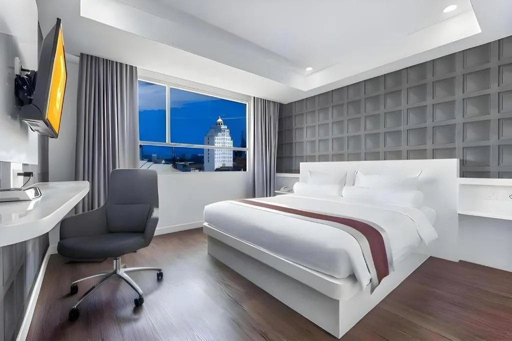 Bed in Royal Bay Hotel Makassar