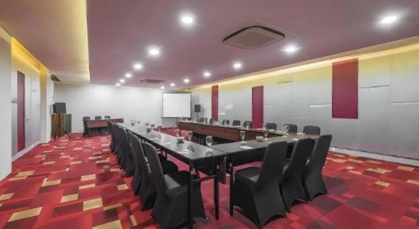 Royal Bay Hotel Makassar