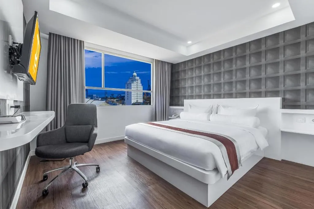 Bed in Royal Bay Hotel Makassar