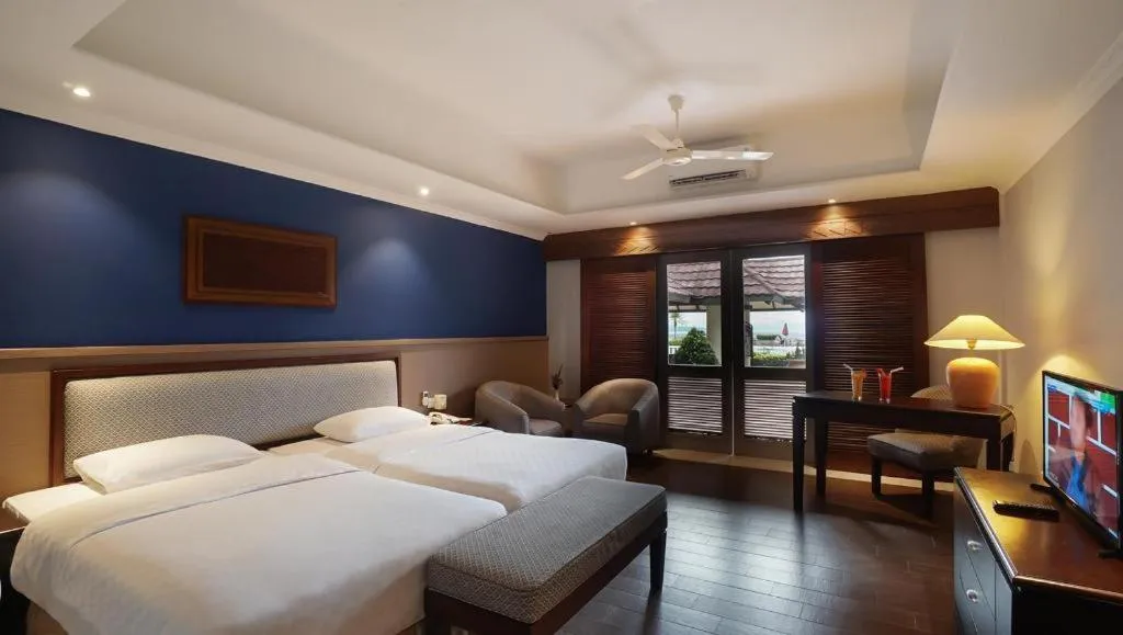 Bed in Hotel Niagara Parapat