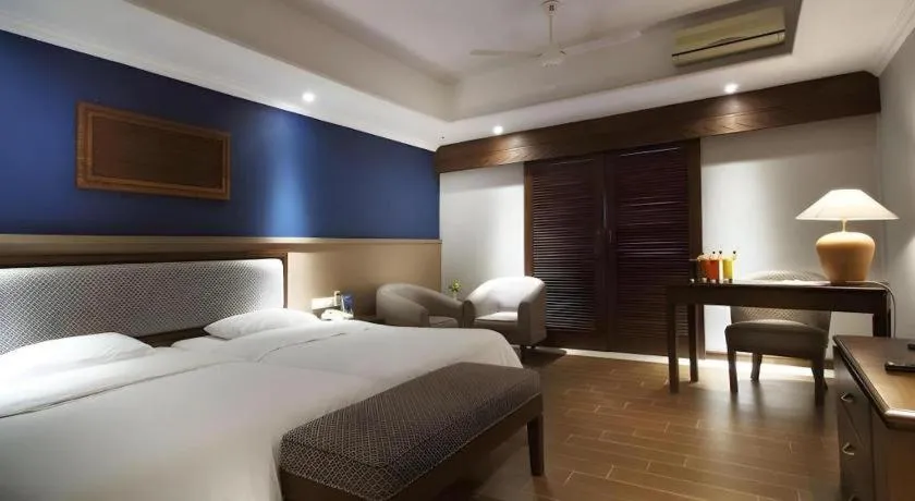 Bed in Hotel Niagara Parapat