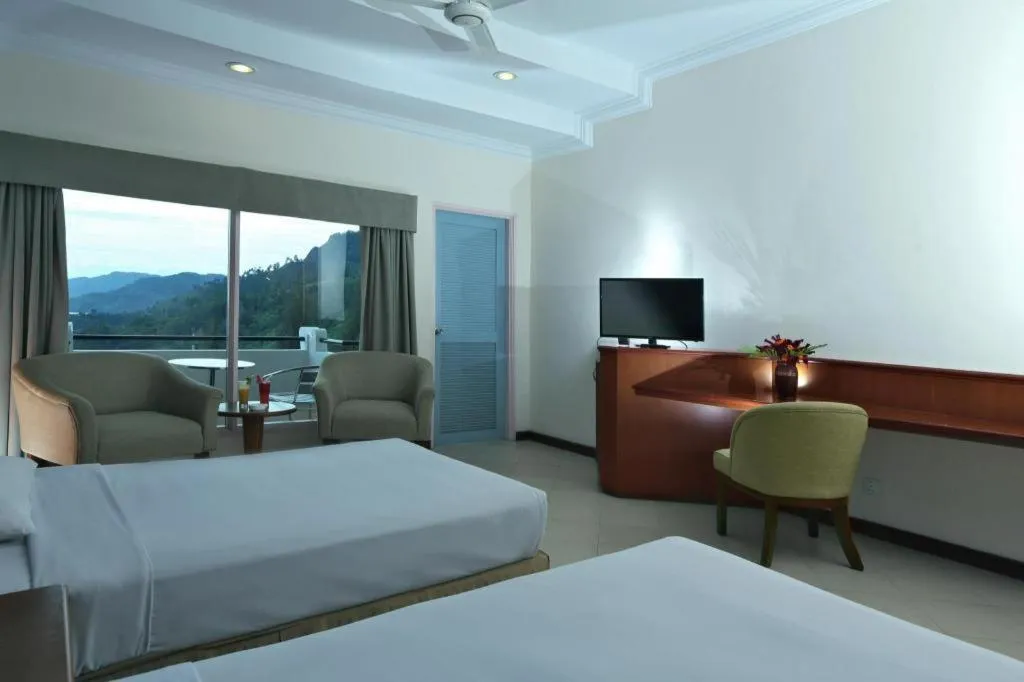 Bed in Hotel Niagara Parapat