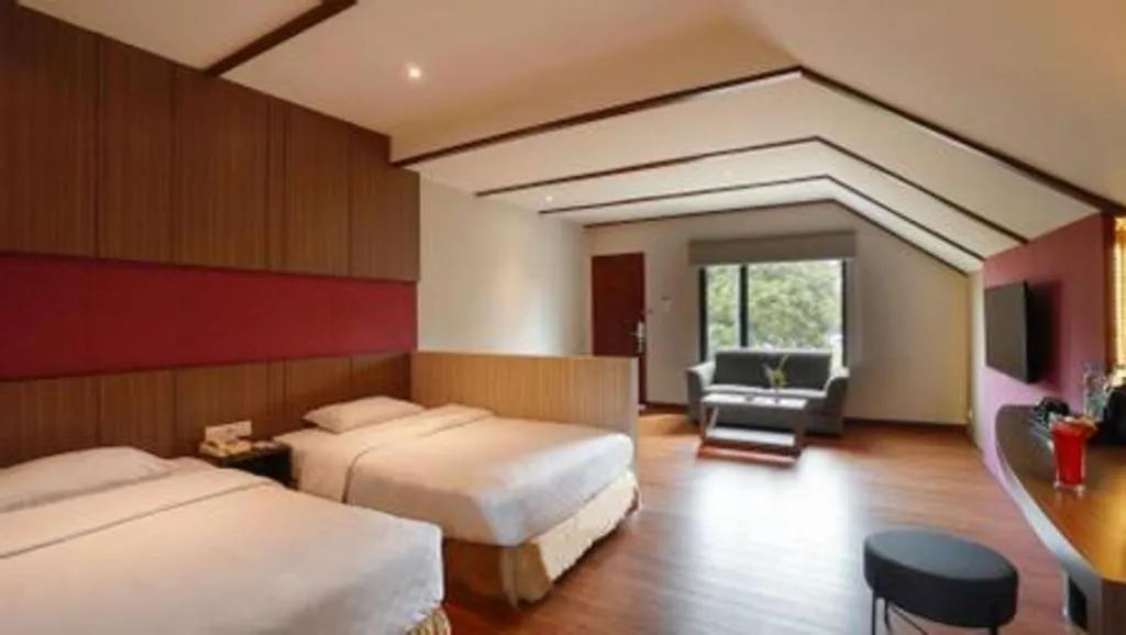 Bed in Hotel Niagara Parapat