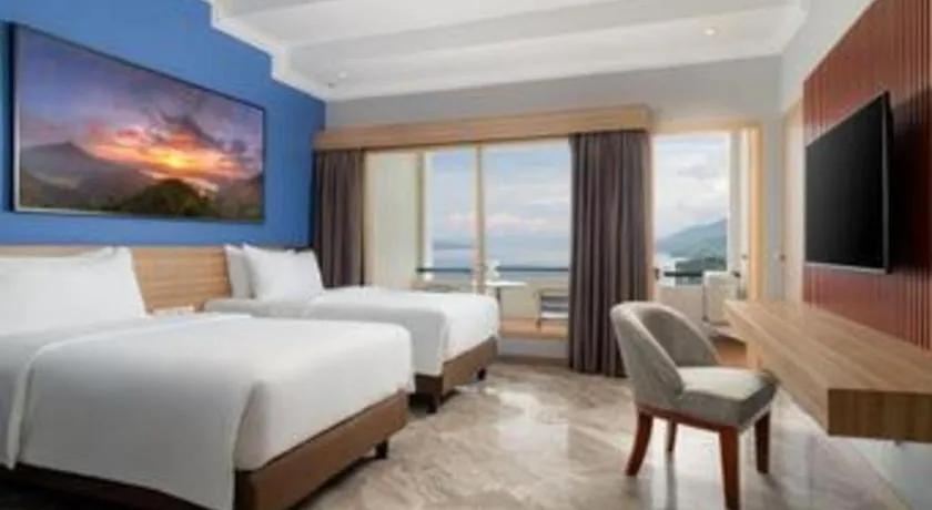 Bed in Hotel Niagara Parapat