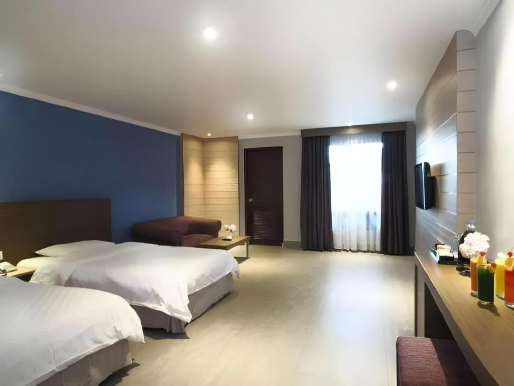 Bed in Hotel Niagara Parapat