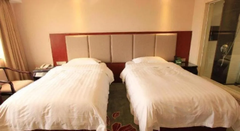 Bed in Gui Feng Hotel