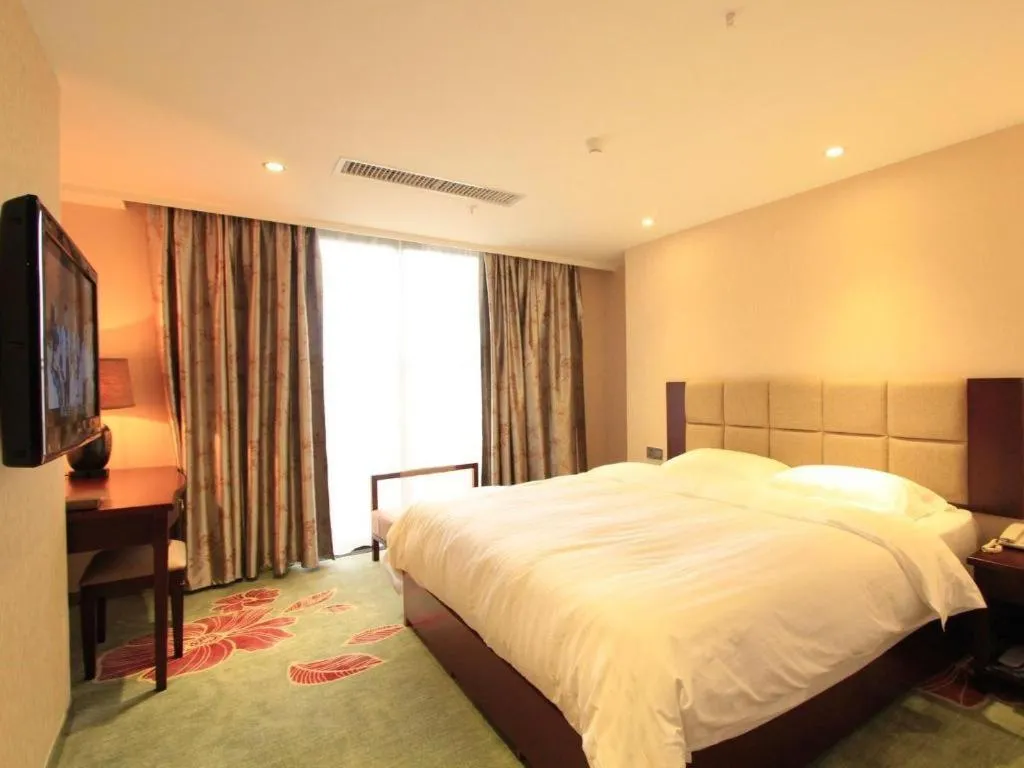 Bed in Gui Feng Hotel