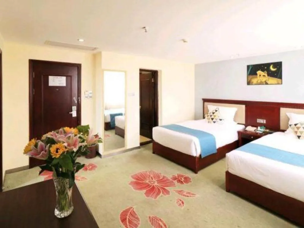 Bed in Gui Feng Hotel