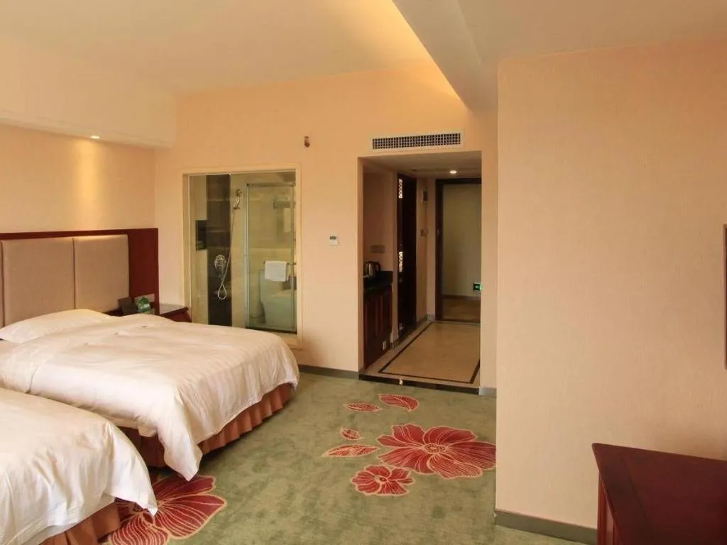 Bed in Gui Feng Hotel