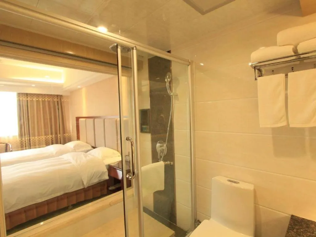 Bed in Gui Feng Hotel