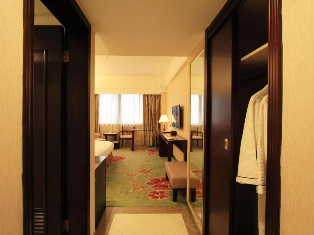 Bed in Gui Feng Hotel