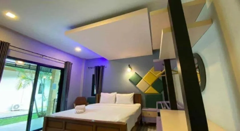 Bed in Phuphayot Resort