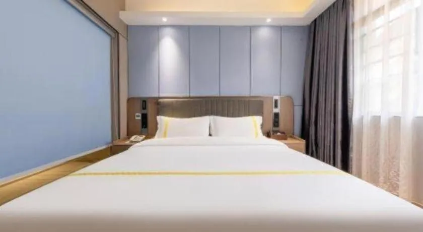 Bed in Mao Hua hotel