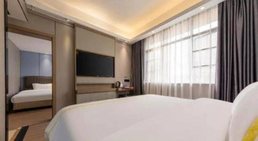 Bed in Mao Hua hotel