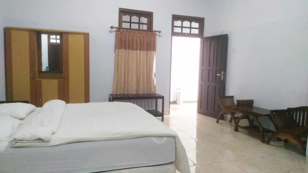 Bed in Avicenna Hotel