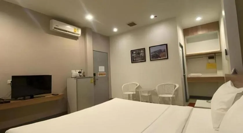 Bed in Seree Grand Resort