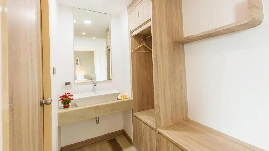 B2 Ubon Premier Hotel