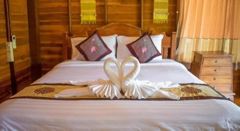 Bed in Baan Baitan Resort