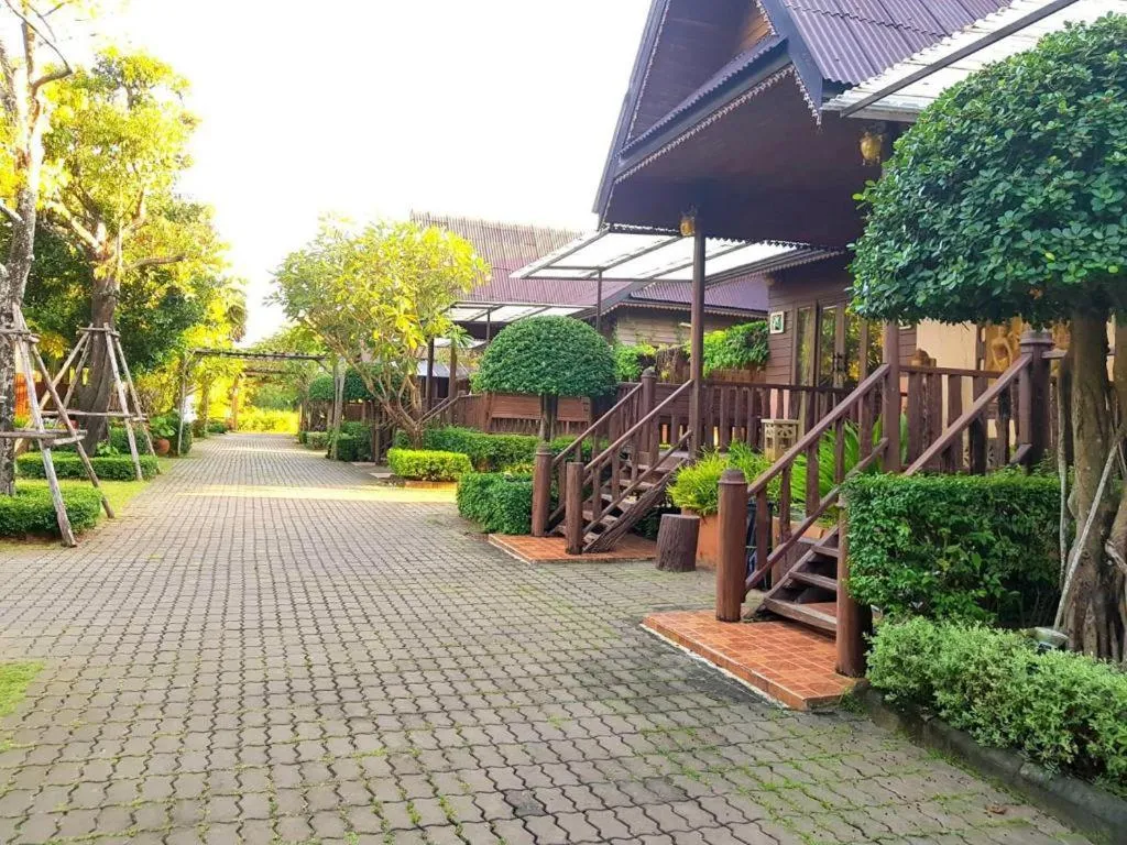 Baan Baitan Resort
