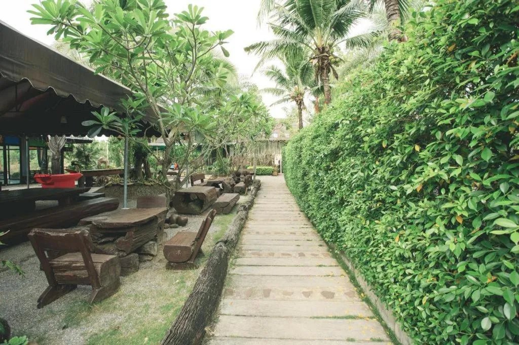 Baan Baitan Resort