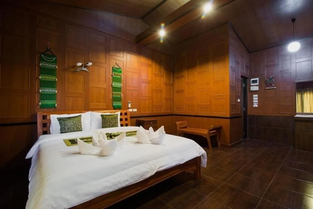 Bed in Baan Baitan Resort