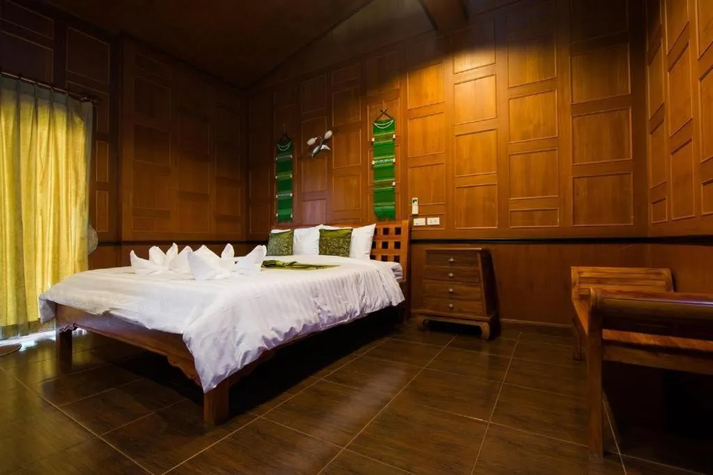 Bed in Baan Baitan Resort
