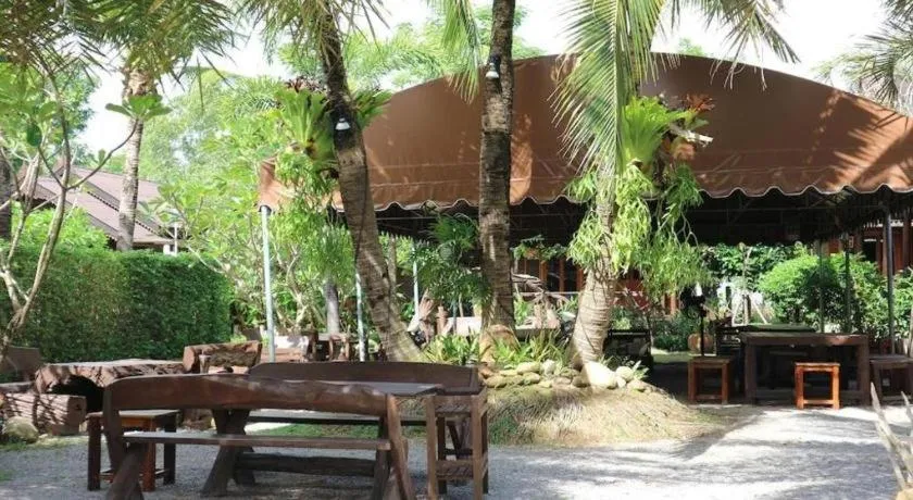Baan Baitan Resort