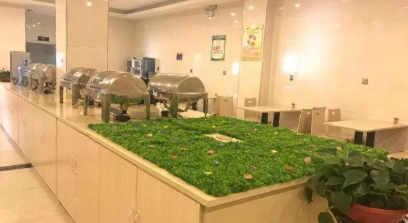 GreenTree Alliance Yichun Fengcheng Jianyi Avenue Hotel