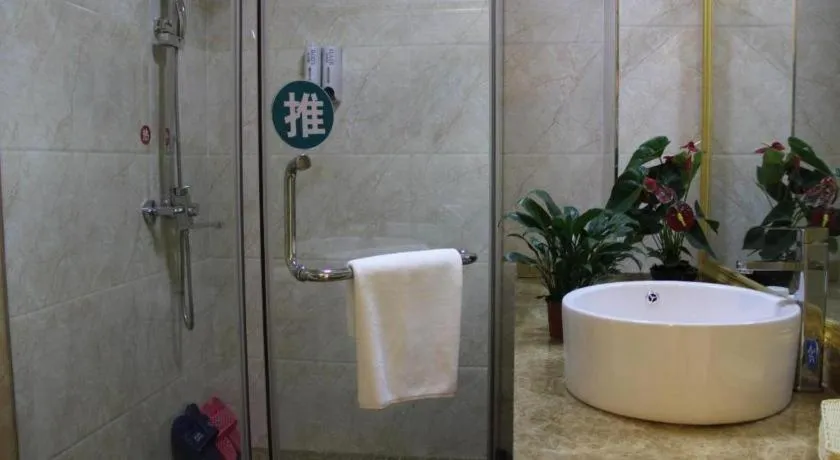 GreenTree Alliance Yichun Fengcheng Jianyi Avenue Hotel