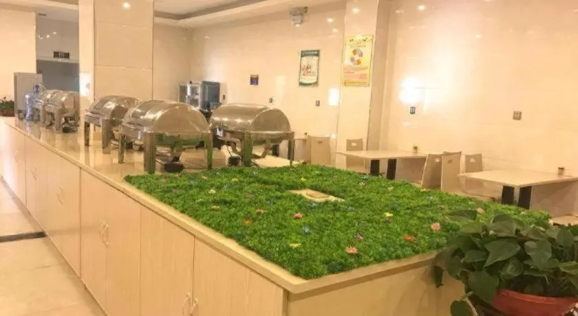 GreenTree Alliance Yichun Fengcheng Jianyi Avenue Hotel