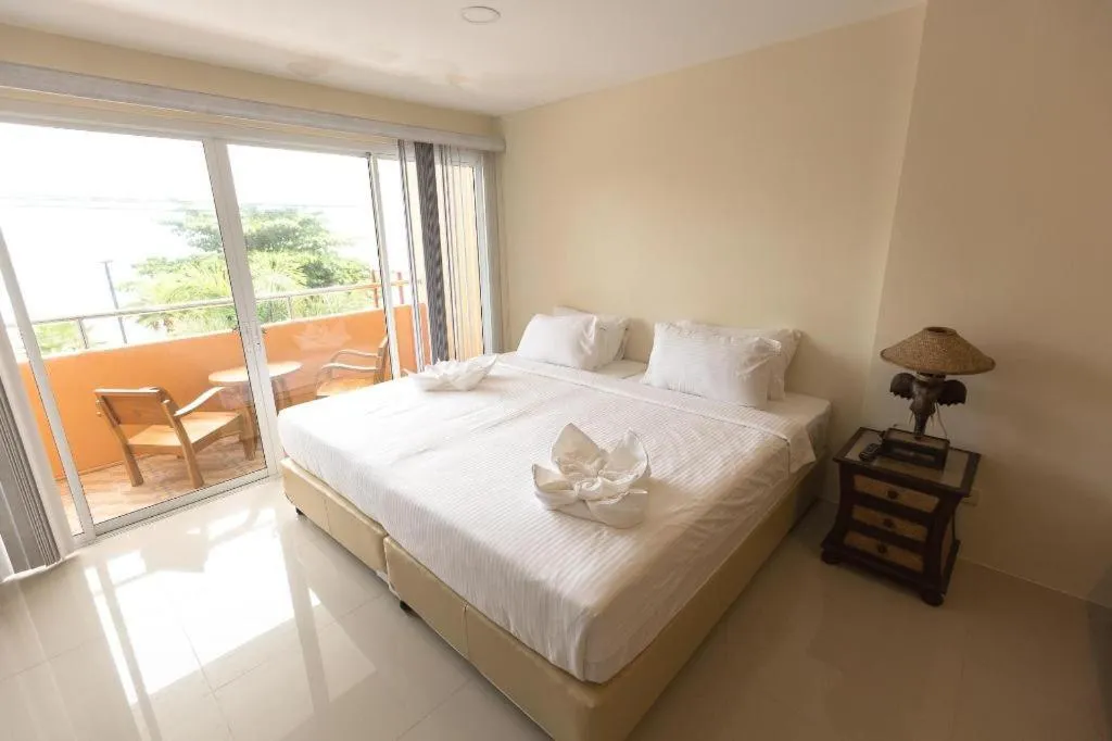 Bed in Marina Jomtien Beach