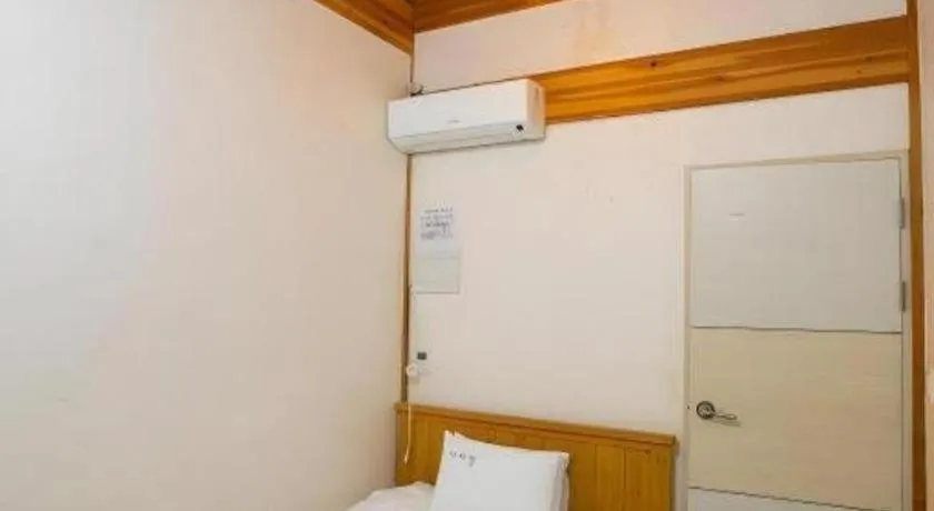 Bed in Nabijam Hanok Hotel