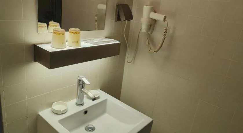 Jinjiang Inn Select Shenyang Tawan Xingshun Night Market Metro Station