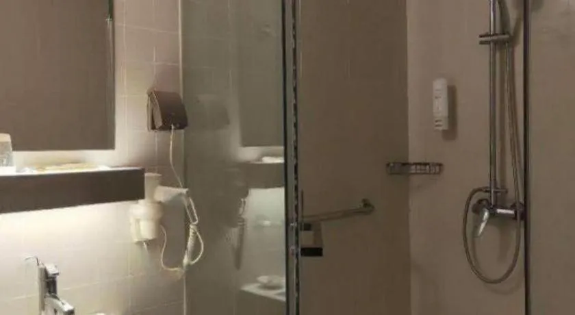 Jinjiang Inn Select Shenyang Tawan Xingshun Night Market Metro Station