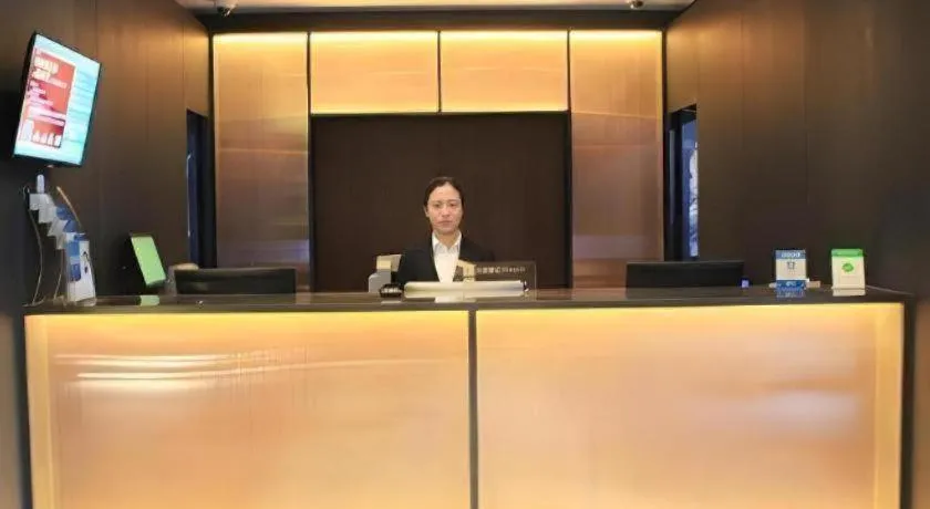 Jinjiang Inn Select Shenyang Tawan Xingshun Night Market Metro Station