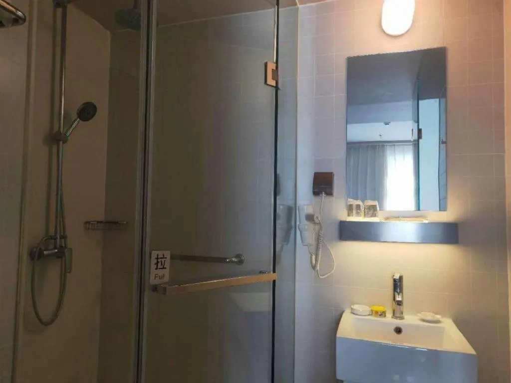 Jinjiang Inn Select Shenyang Tawan Xingshun Night Market Metro Station