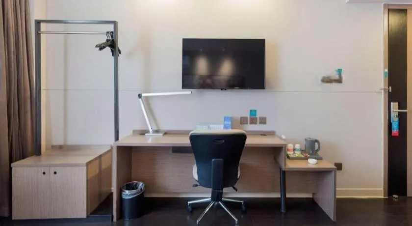 Jinjiang Inn Select Shenyang Tawan Xingshun Night Market Metro Station