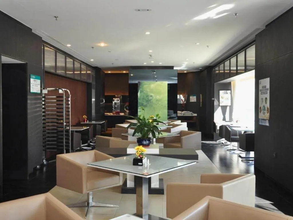 Jinjiang Inn Select Shenyang Tawan Xingshun Night Market Metro Station