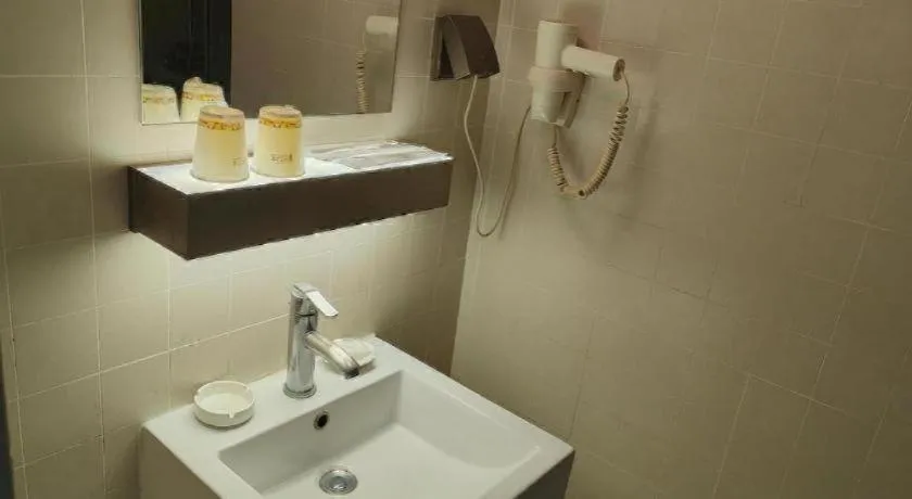 Jinjiang Inn Select Shenyang Tawan Xingshun Night Market Metro Station