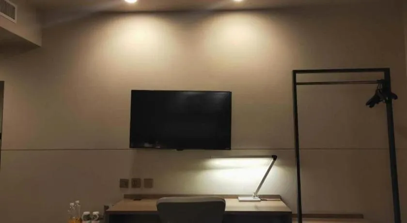 Jinjiang Inn Select Shenyang Tawan Xingshun Night Market Metro Station