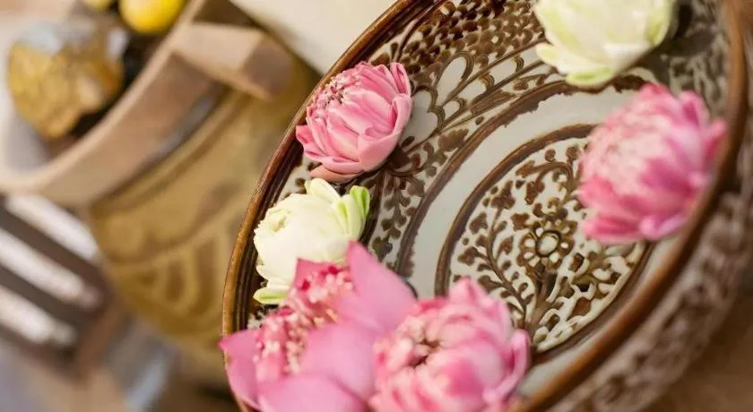 Wake Up at Muang Kao Boutique Hotel