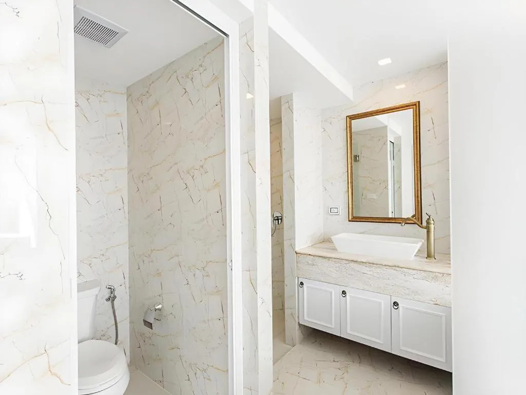 B2 Hua Hin Premier Hotel