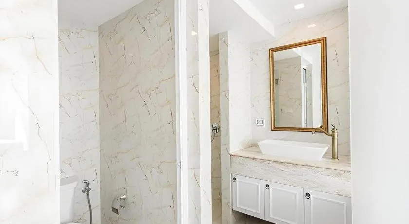 B2 Hua Hin Premier Hotel