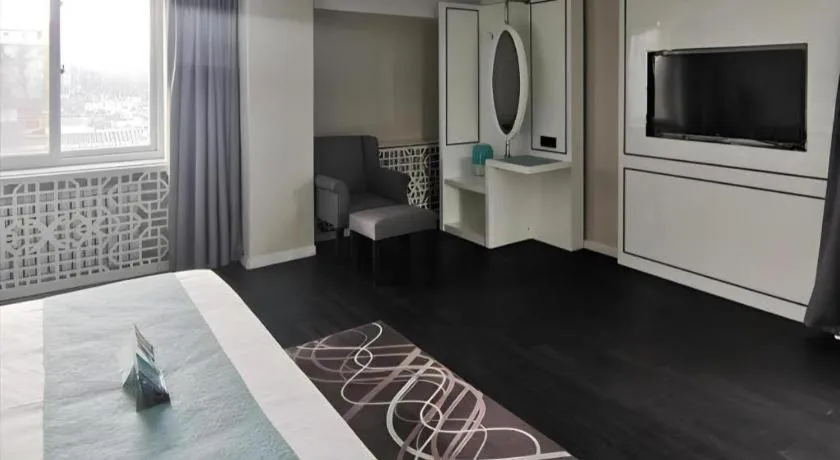 Xana Hotelle Beijing Qianmen Footbridge Metro Station