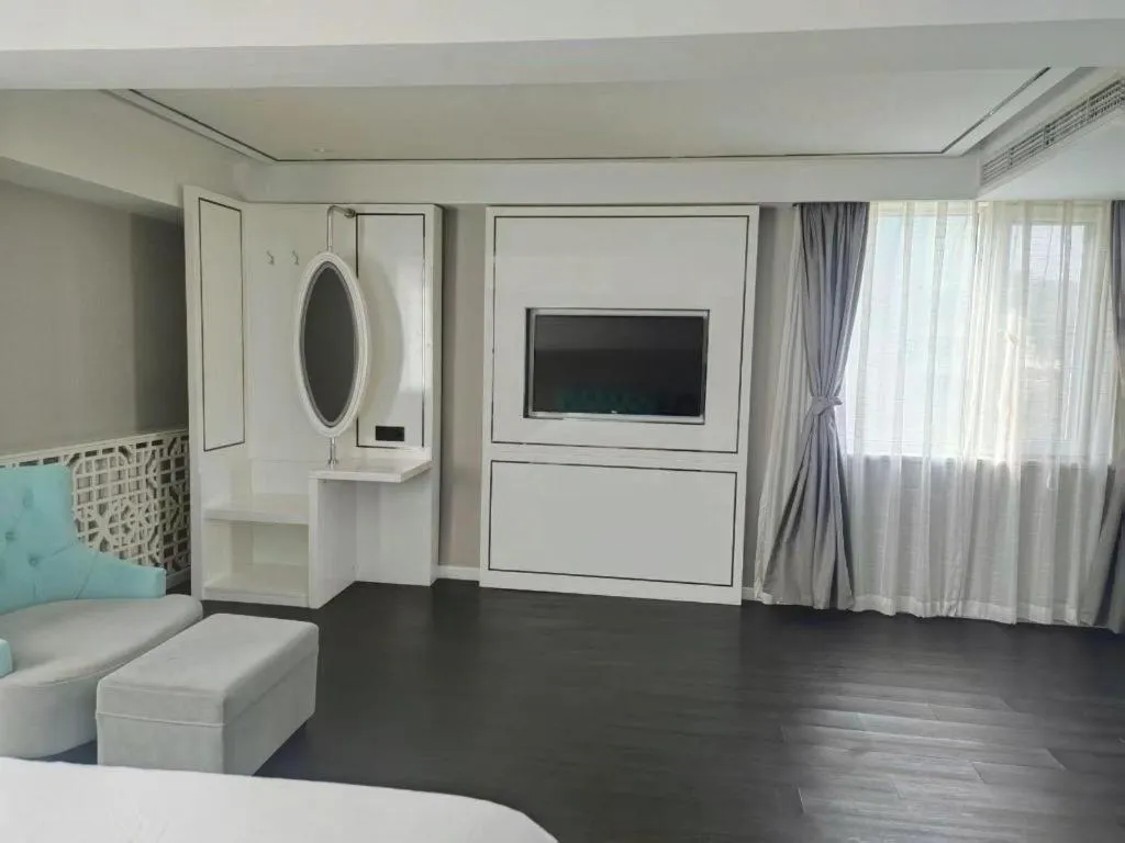 Bed in Xana Hotelle Beijing Qianmen Footbridge Metro Station