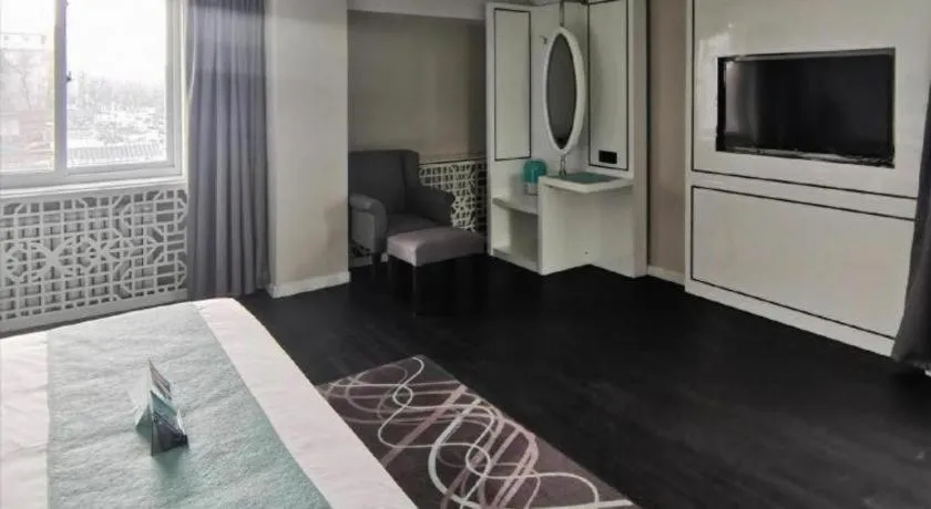 Xana Hotelle Beijing Qianmen Footbridge Metro Station