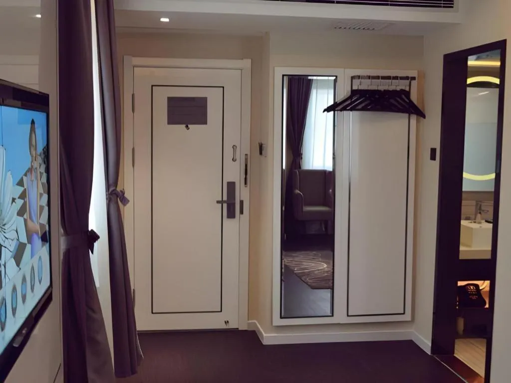 Xana Hotelle Beijing Qianmen Footbridge Metro Station